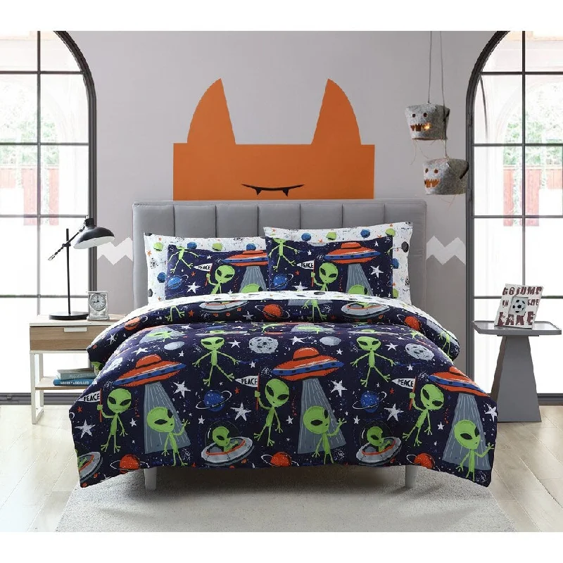 Porch & Den Plover Friendly Alien Comforter Set